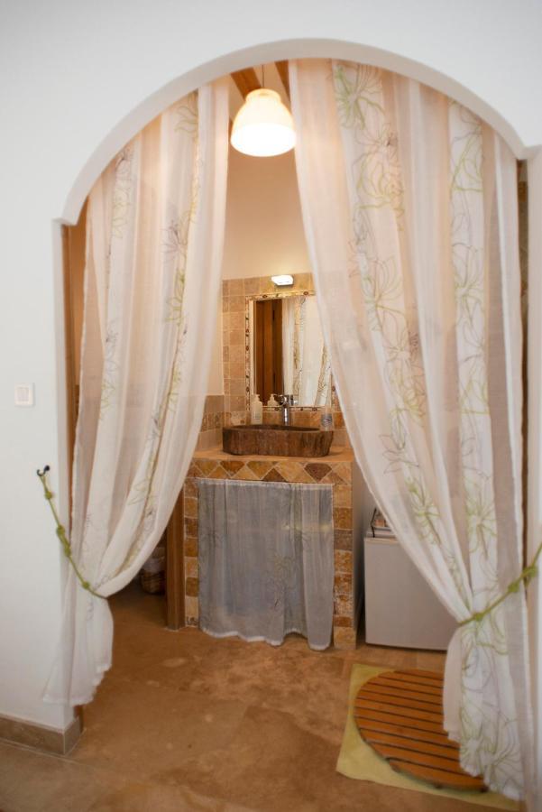 Bed and Breakfast Les Manaux en Provence à Roquevaire Extérieur photo
