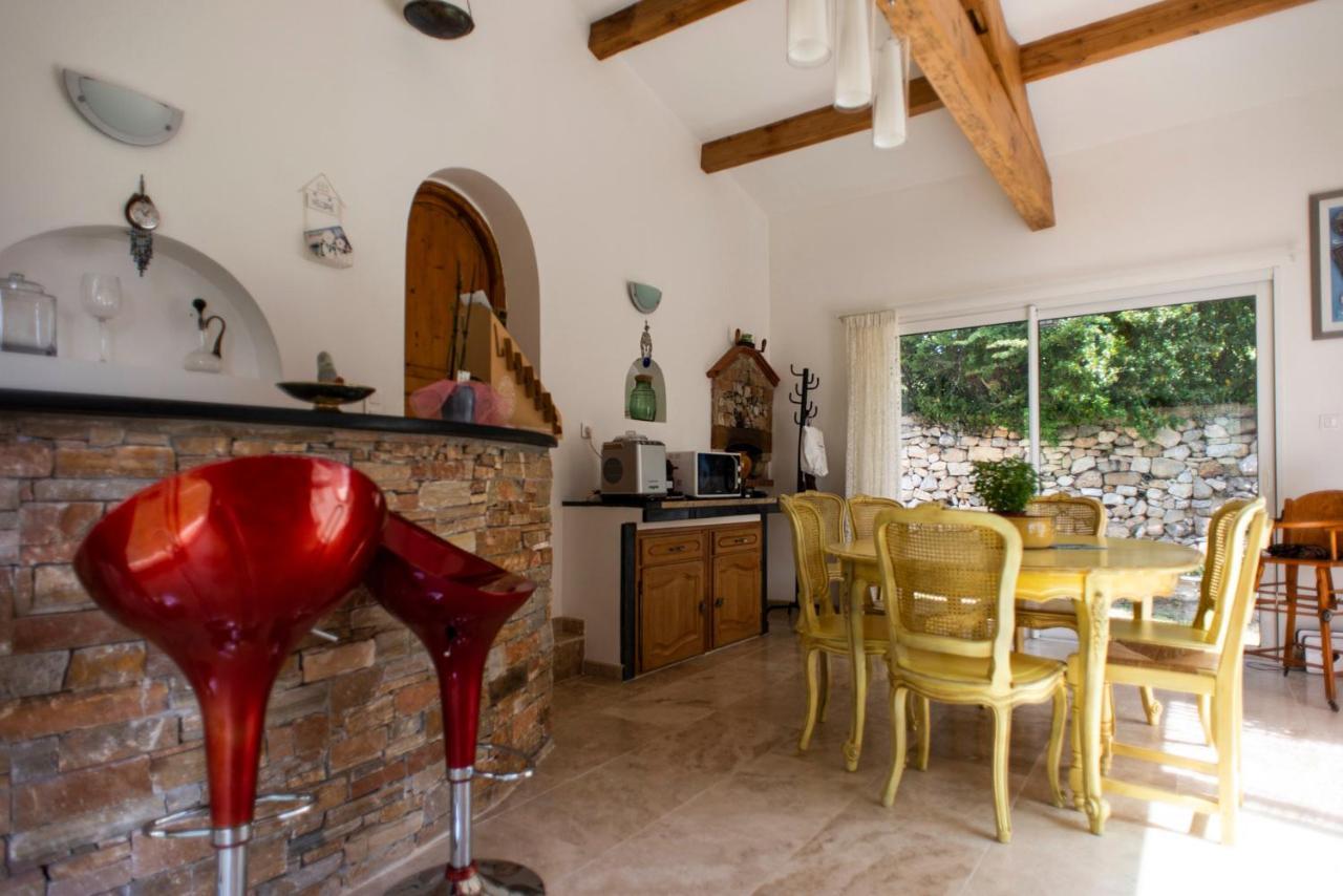 Bed and Breakfast Les Manaux en Provence à Roquevaire Extérieur photo